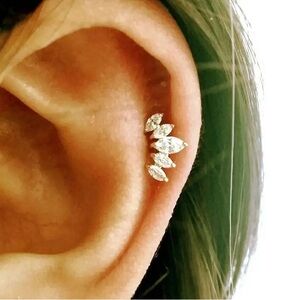 925 Silver CZ Crown Cartilage Stud NWT Threadless Tragus / Conch Earring